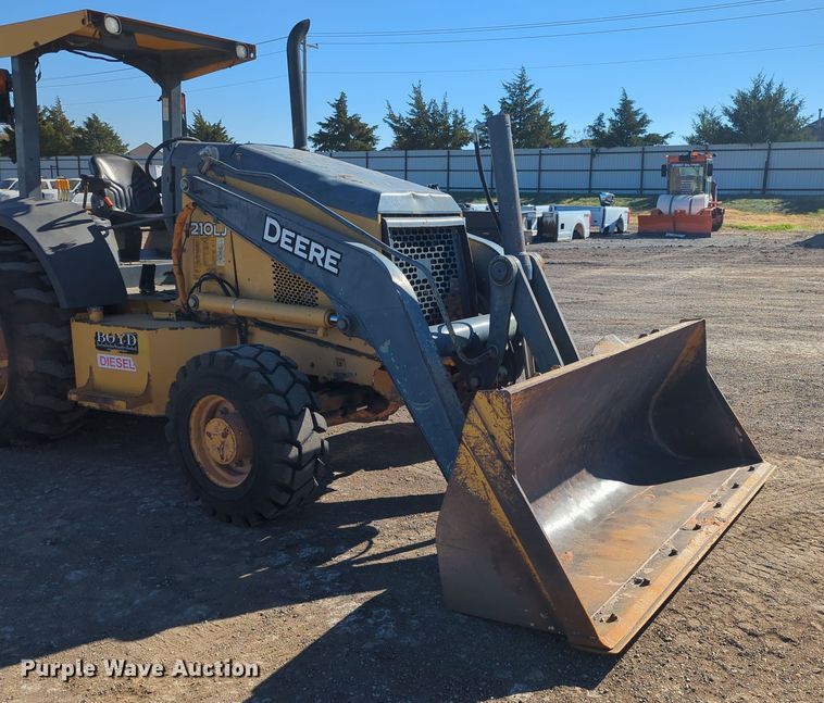 image for item OL9167 2010 John Deere 210LJ  landscape tractor