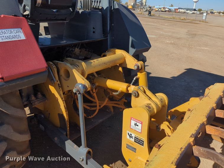 image for item OL9167 2010 John Deere 210LJ  landscape tractor