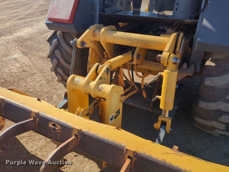 image for item OL9167 2010 John Deere 210LJ  landscape tractor