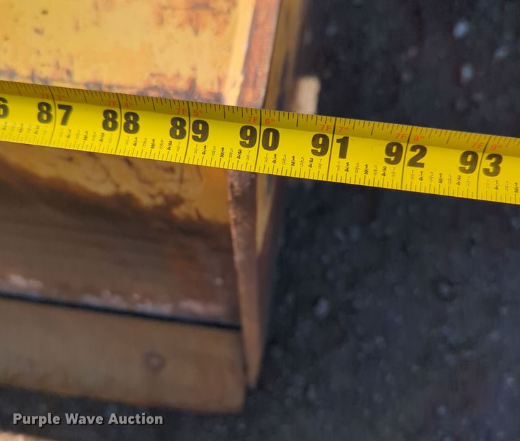 image for item OL9167 2010 John Deere 210LJ  landscape tractor