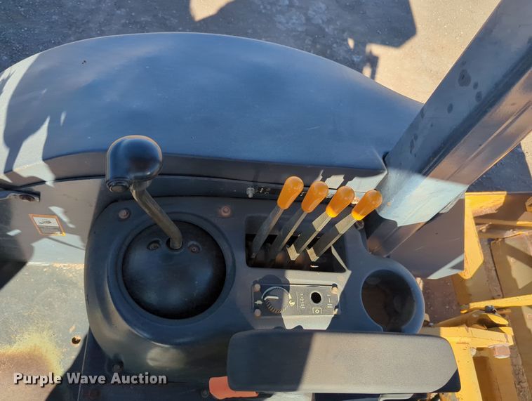 image for item OL9167 2010 John Deere 210LJ  landscape tractor