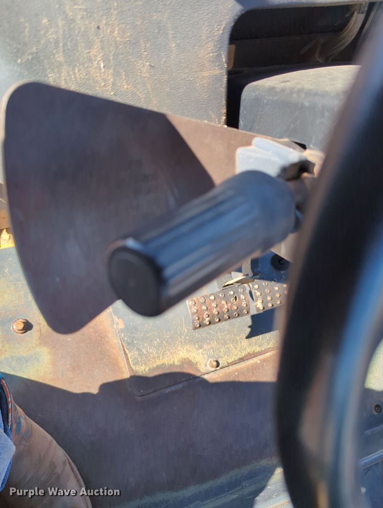 image for item OL9167 2010 John Deere 210LJ  landscape tractor