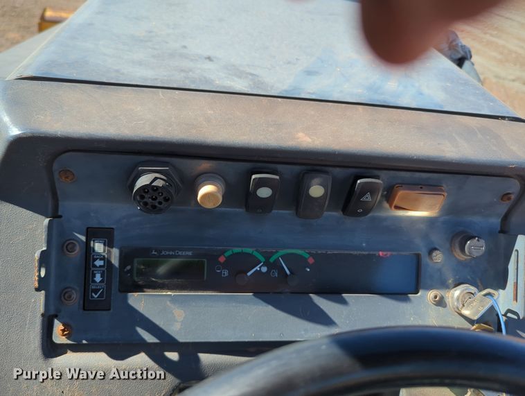 image for item OL9167 2010 John Deere 210LJ  landscape tractor