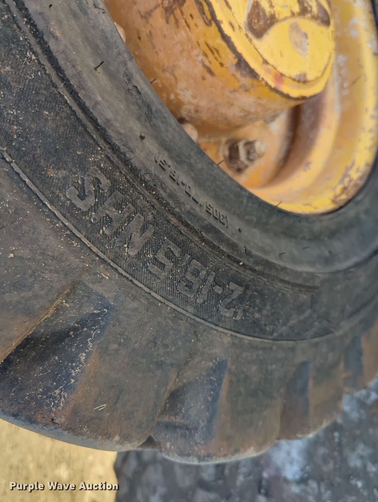 image for item OL9167 2010 John Deere 210LJ  landscape tractor