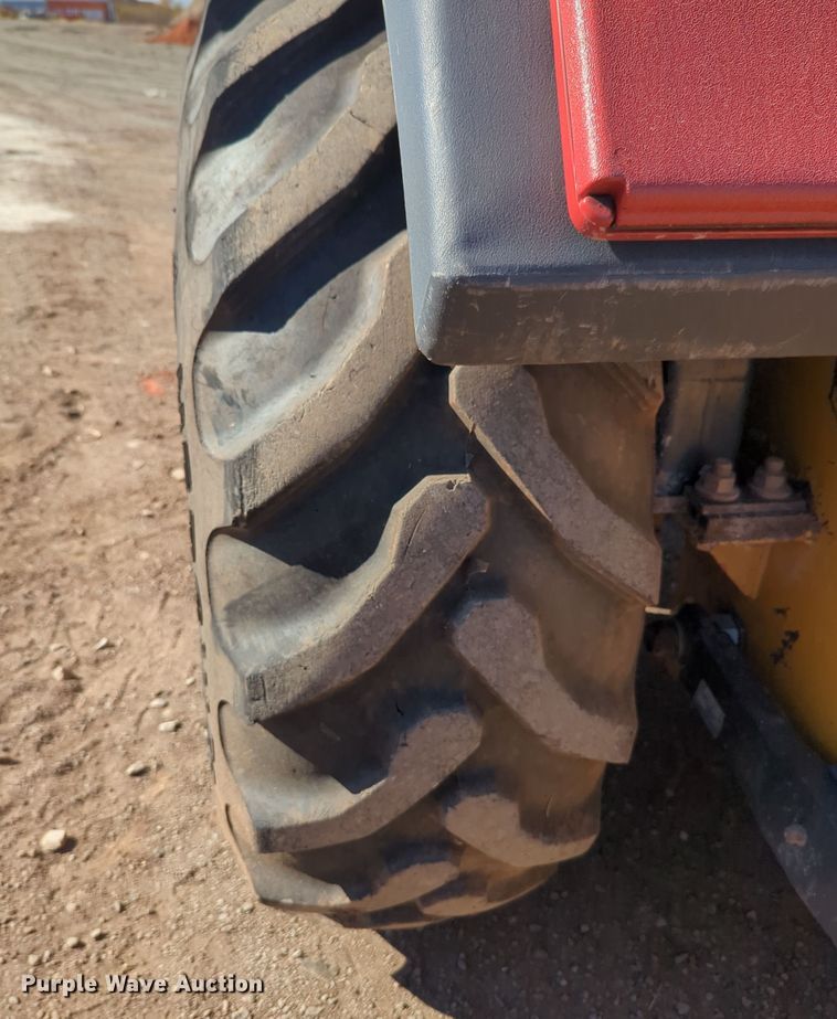 image for item OL9167 2010 John Deere 210LJ  landscape tractor