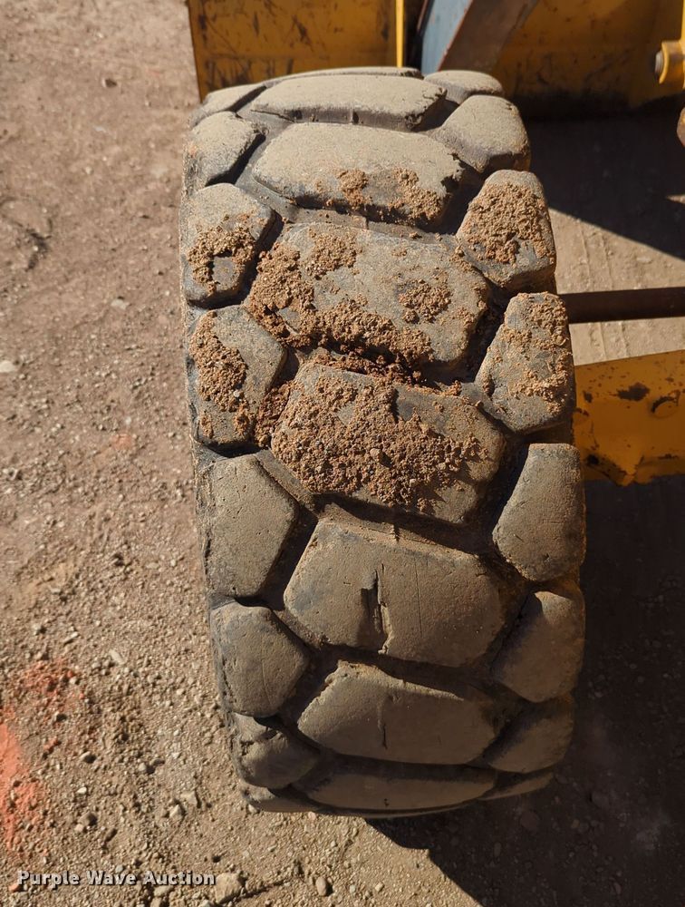 image for item OL9167 2010 John Deere 210LJ  landscape tractor