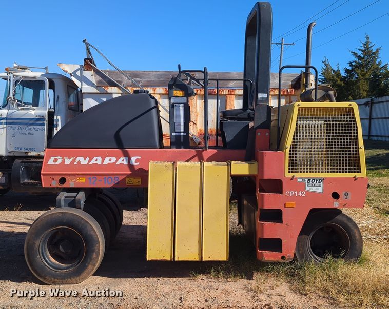 image for item OL9169 2007 Dynapac CP142  pneumatic roller