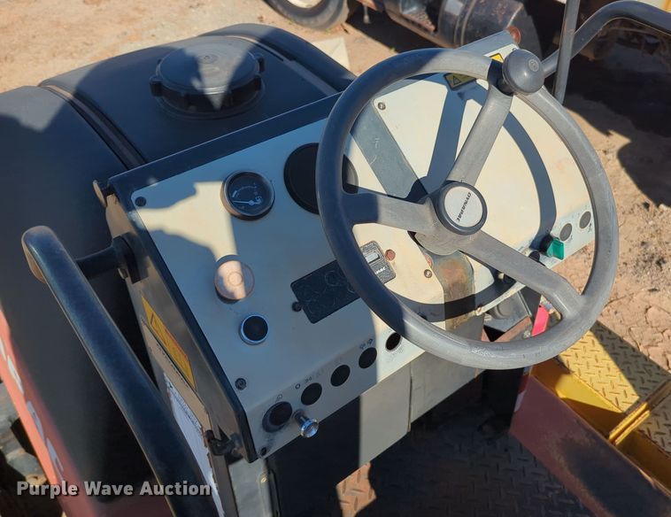 image for item OL9169 2007 Dynapac CP142  pneumatic roller