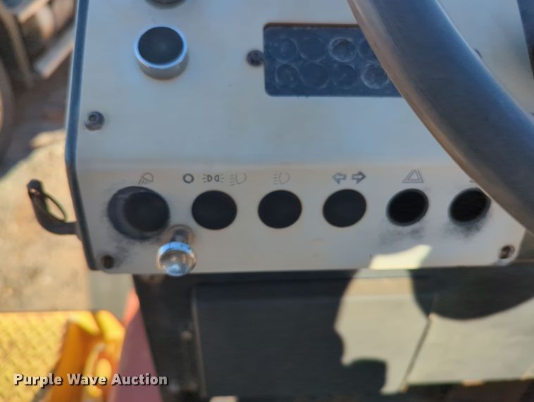 image for item OL9169 2007 Dynapac CP142  pneumatic roller