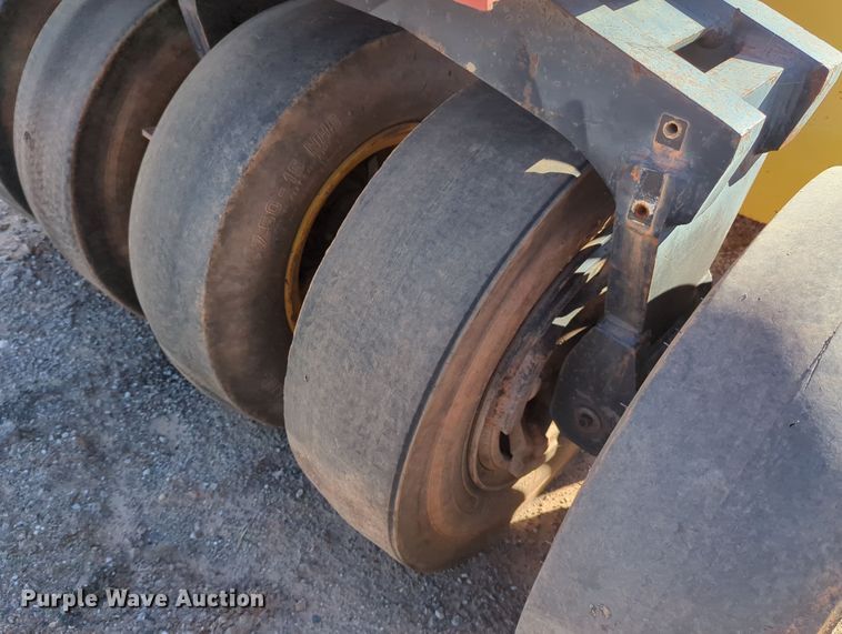 image for item OL9169 2007 Dynapac CP142  pneumatic roller