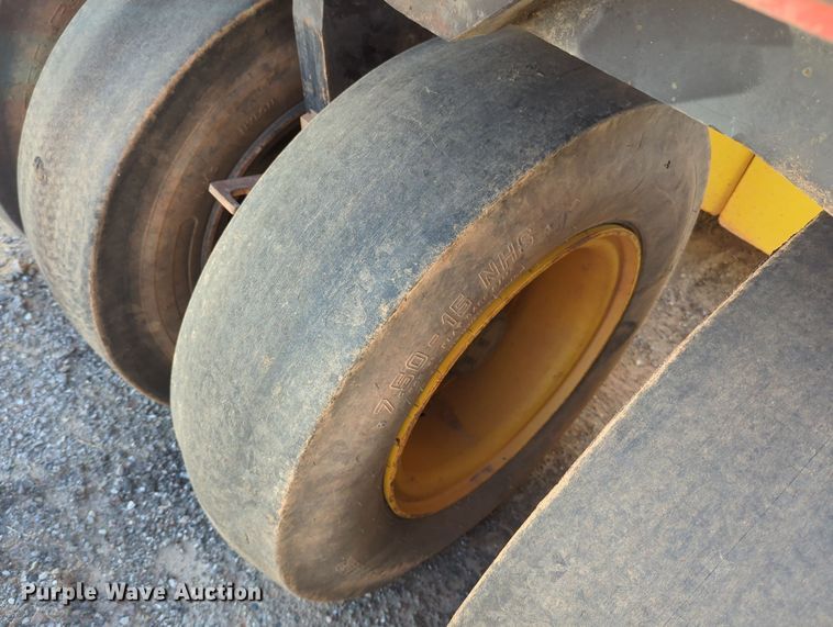 image for item OL9169 2007 Dynapac CP142  pneumatic roller