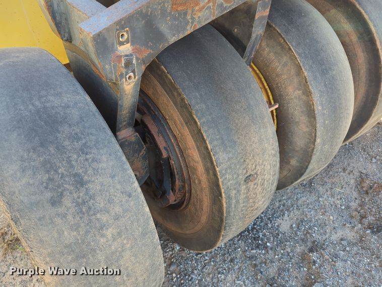 image for item OL9169 2007 Dynapac CP142  pneumatic roller