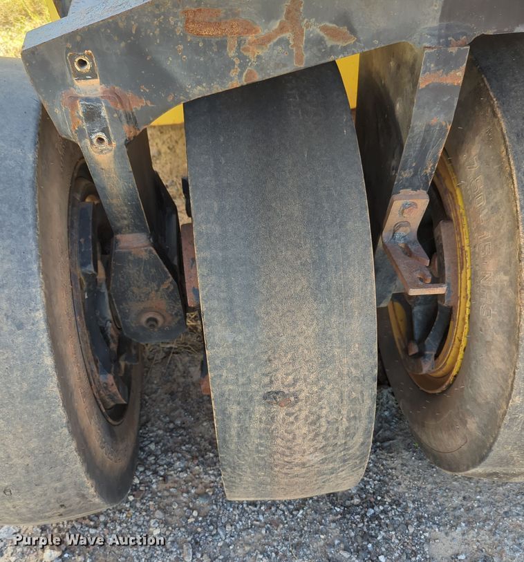 image for item OL9169 2007 Dynapac CP142  pneumatic roller