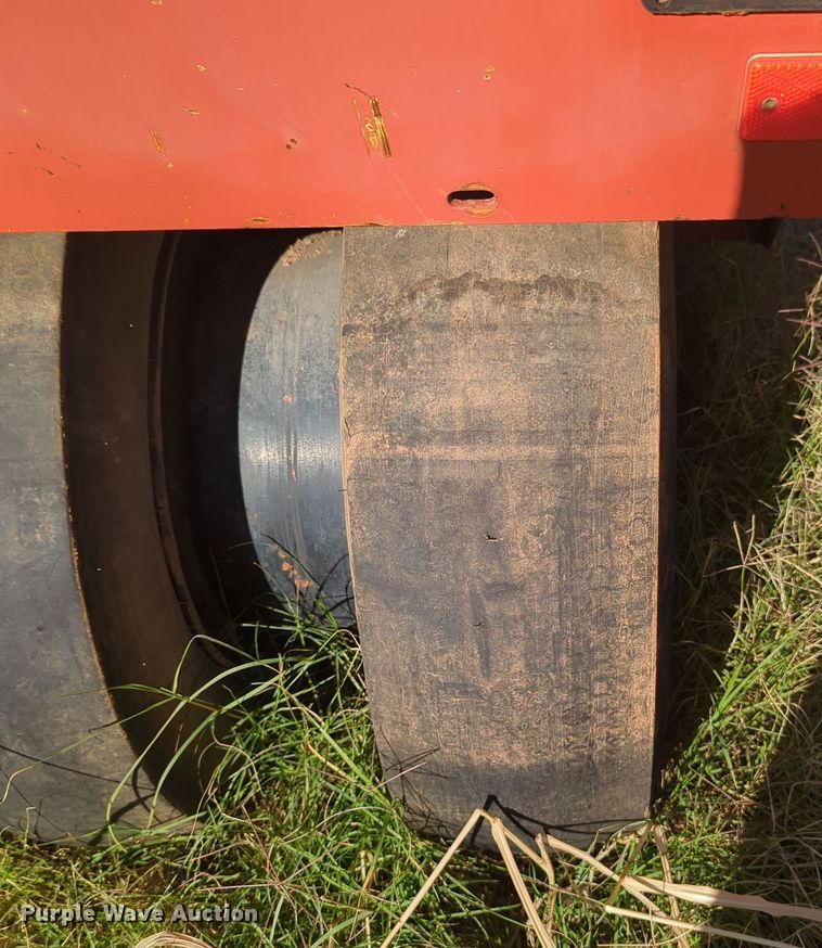 image for item OL9169 2007 Dynapac CP142  pneumatic roller