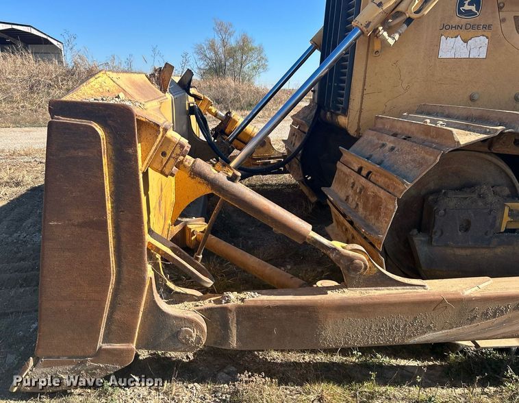 image for item DJ6474 2002 John Deere 850C LGP Series II  dozer