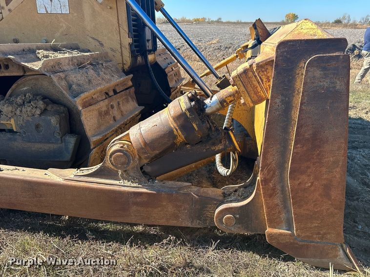 image for item DJ6474 2002 John Deere 850C LGP Series II  dozer