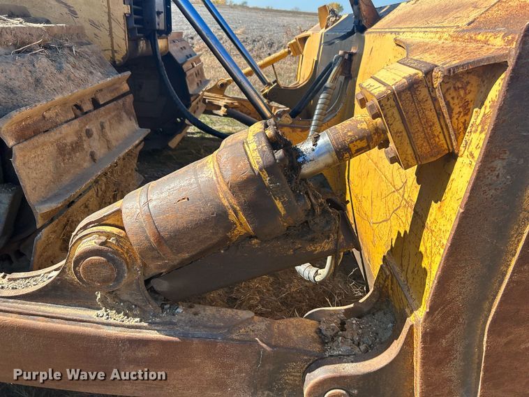 image for item DJ6474 2002 John Deere 850C LGP Series II  dozer