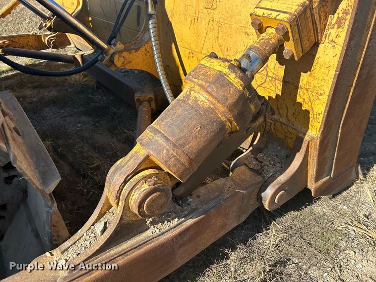 image for item DJ6474 2002 John Deere 850C LGP Series II  dozer