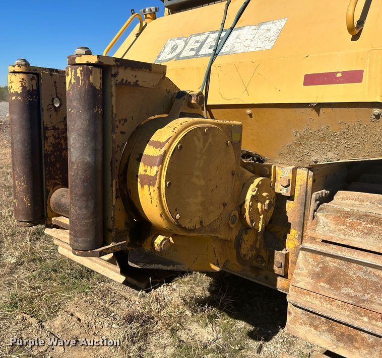 image for item DJ6474 2002 John Deere 850C LGP Series II  dozer