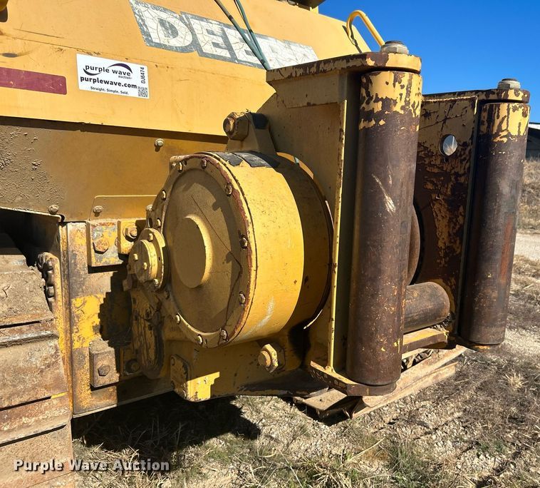 image for item DJ6474 2002 John Deere 850C LGP Series II  dozer