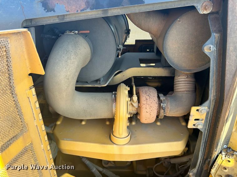 image for item DJ6474 2002 John Deere 850C LGP Series II  dozer