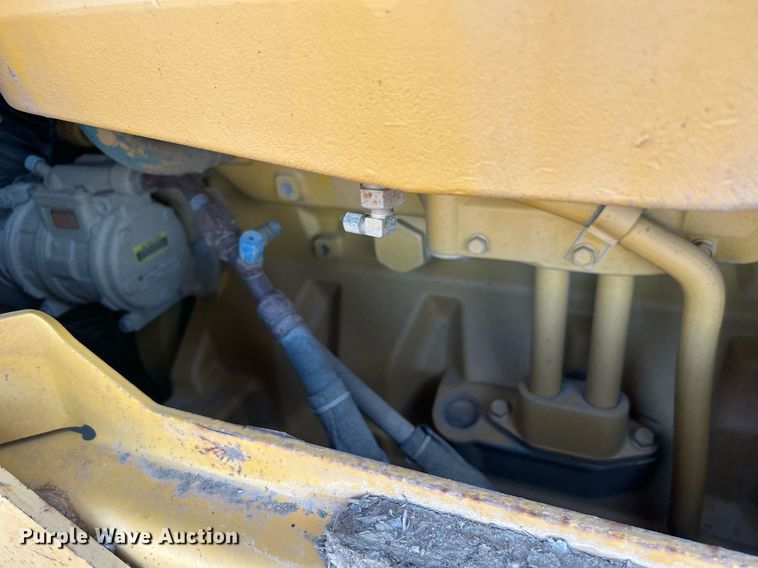 image for item DJ6474 2002 John Deere 850C LGP Series II  dozer