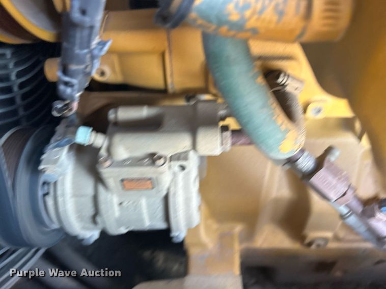 image for item DJ6474 2002 John Deere 850C LGP Series II  dozer