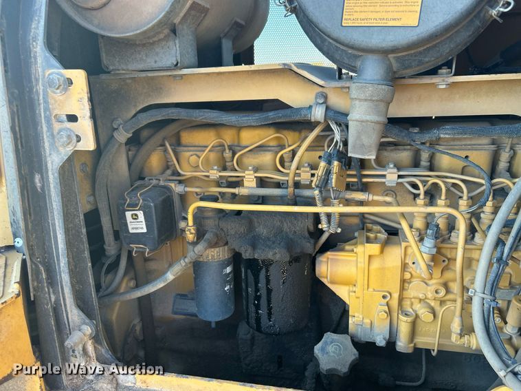 image for item DJ6474 2002 John Deere 850C LGP Series II  dozer