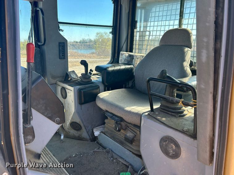 image for item DJ6474 2002 John Deere 850C LGP Series II  dozer