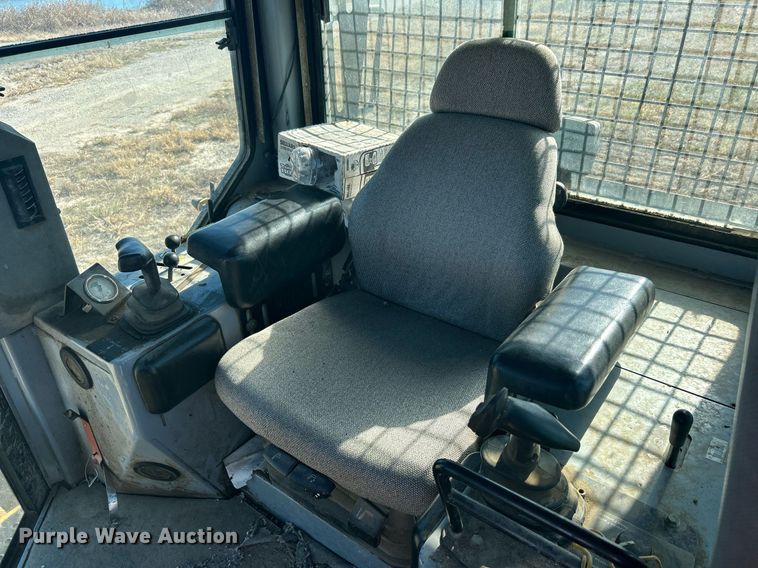 image for item DJ6474 2002 John Deere 850C LGP Series II  dozer