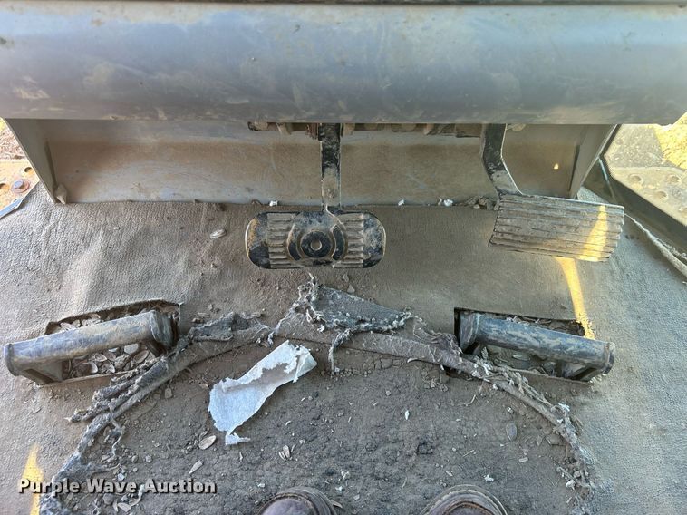 image for item DJ6474 2002 John Deere 850C LGP Series II  dozer