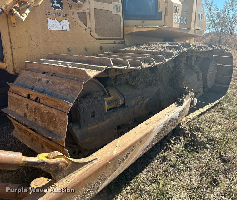 image for item DJ6474 2002 John Deere 850C LGP Series II  dozer