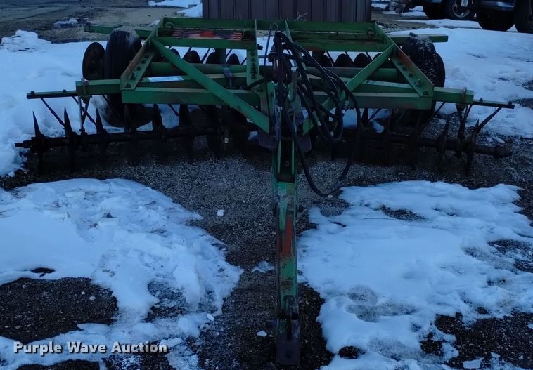 image for item DJ7032 John Deere  tandem disk