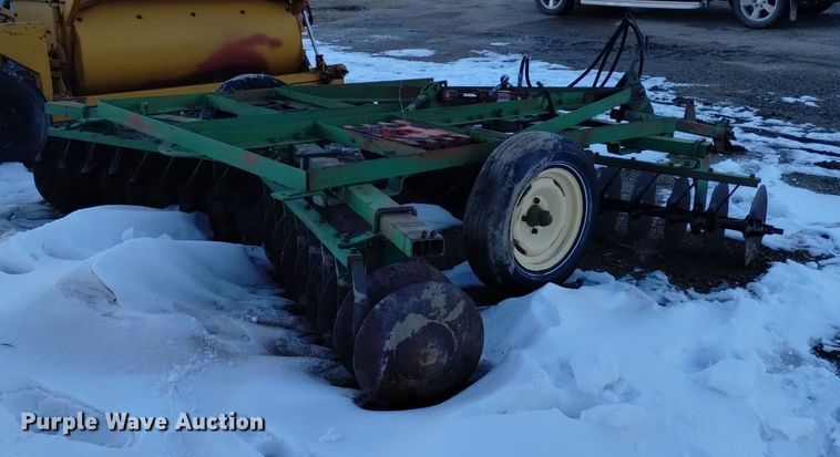 image for item DJ7032 John Deere  tandem disk