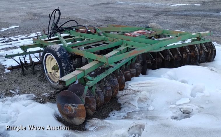 image for item DJ7032 John Deere  tandem disk