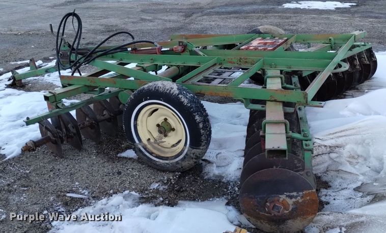 image for item DJ7032 John Deere  tandem disk