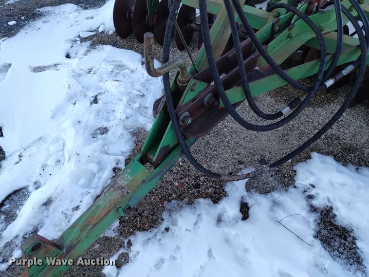 image for item DJ7032 John Deere  tandem disk