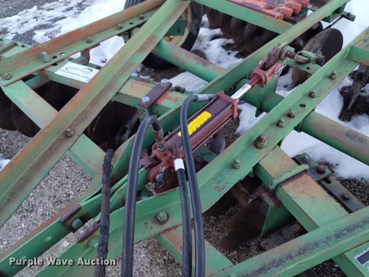image for item DJ7032 John Deere  tandem disk