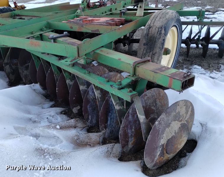 image for item DJ7032 John Deere  tandem disk
