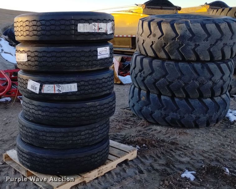 image for item DJ7041 (6) Conti EcoPlus HT 285/75R24.5 tires