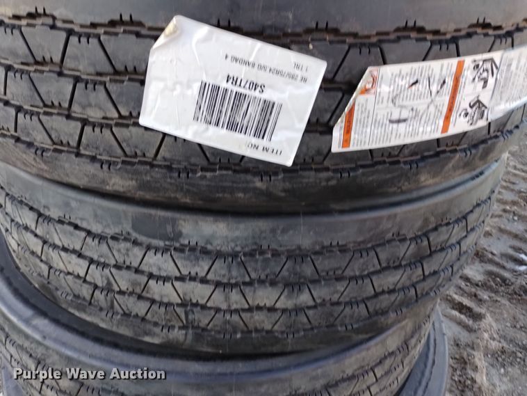 image for item DJ7041 (6) Conti EcoPlus HT 285/75R24.5 tires