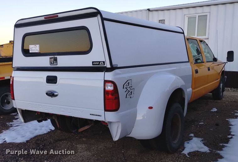 image for item DJ7045 Ford F350  pickup truck bed and topper