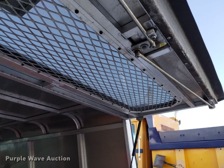 image for item DJ7045 Ford F350  pickup truck bed and topper