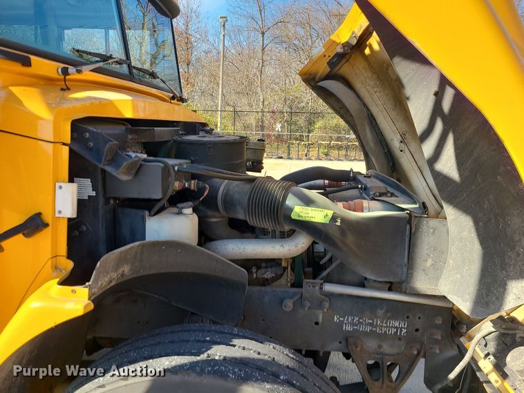 image for item DK4150 2005 Blue Bird Vision  school bus