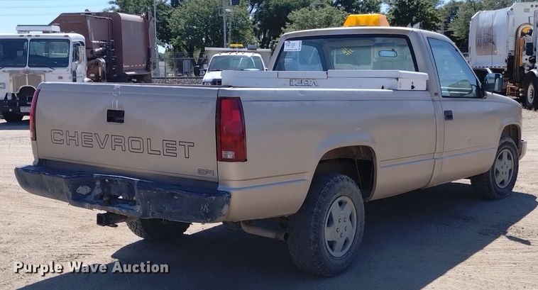 image for item DK8808 1988 Chevrolet C1500  pickup truck