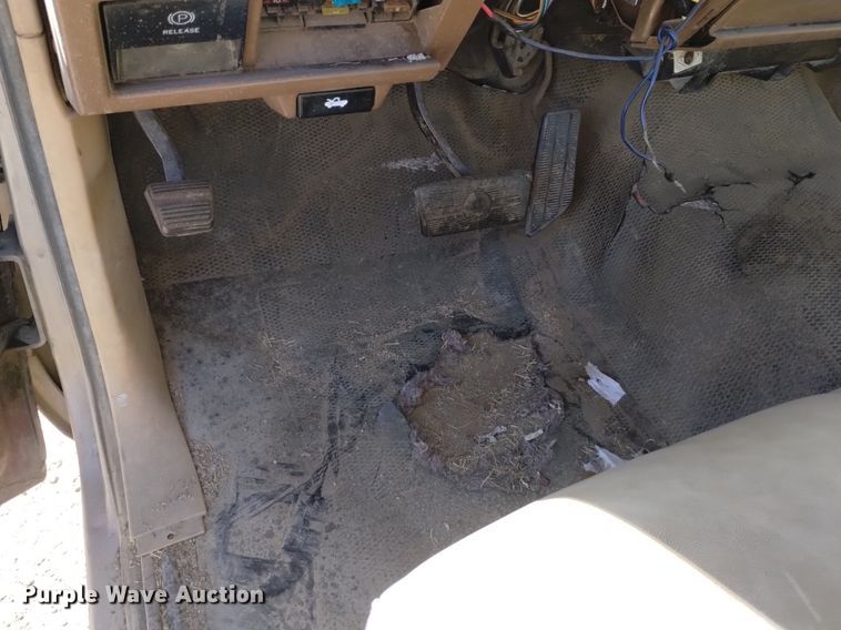 image for item DK8808 1988 Chevrolet C1500  pickup truck