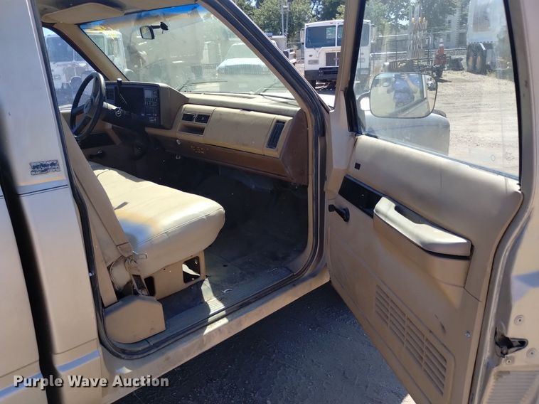 image for item DK8808 1988 Chevrolet C1500  pickup truck