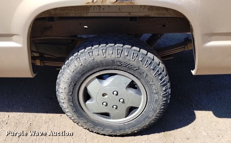 image for item DK8808 1988 Chevrolet C1500  pickup truck