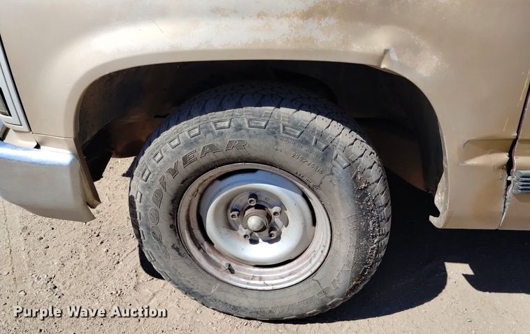 image for item DK8808 1988 Chevrolet C1500  pickup truck