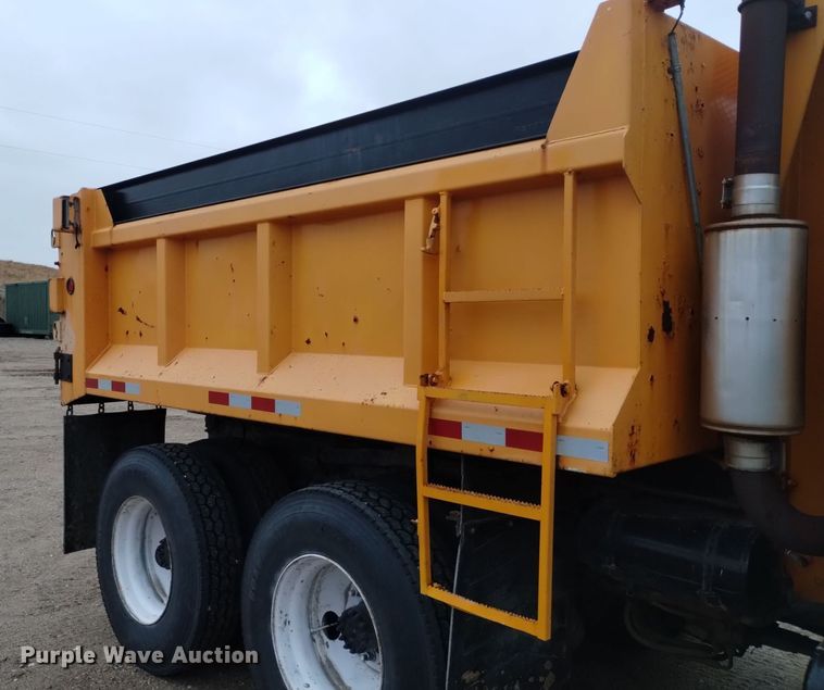 image for item DK8898 2001 GMC C7500  dump truck